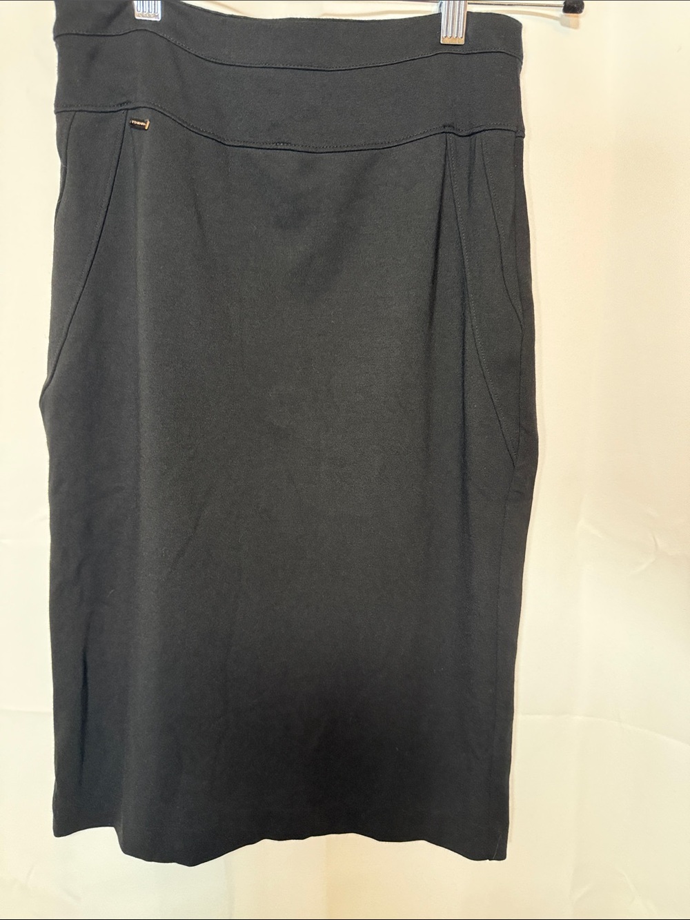 Tahari Black Women's Pencil Skirt with Subtle Pocket Detail